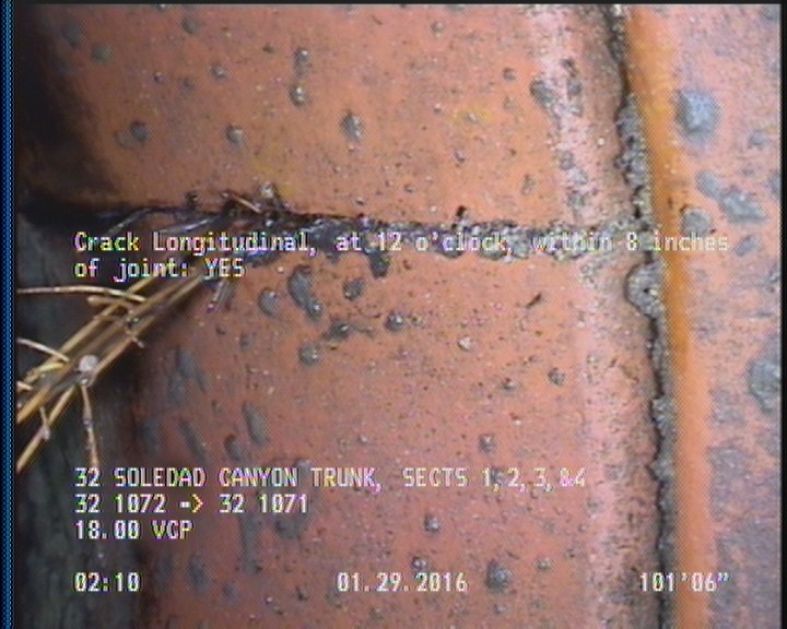 Crack Longitudinal, at 12 o'clock, within 8 inches of joint: YES