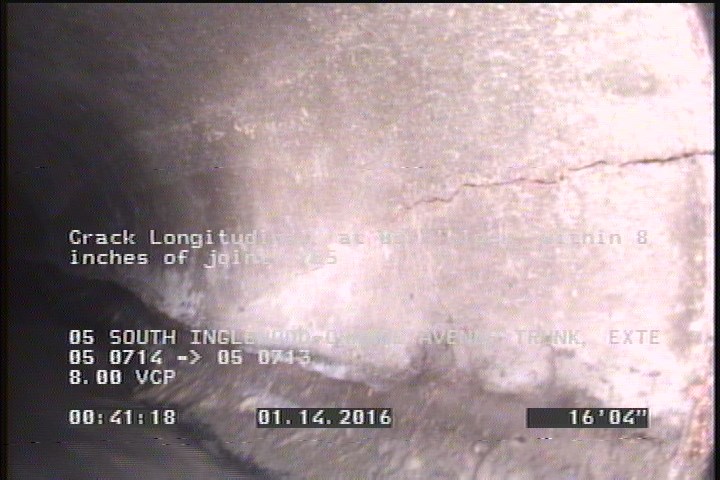 Crack Longitudinal, at 03 o'clock, within 8 inches of joint: YES
