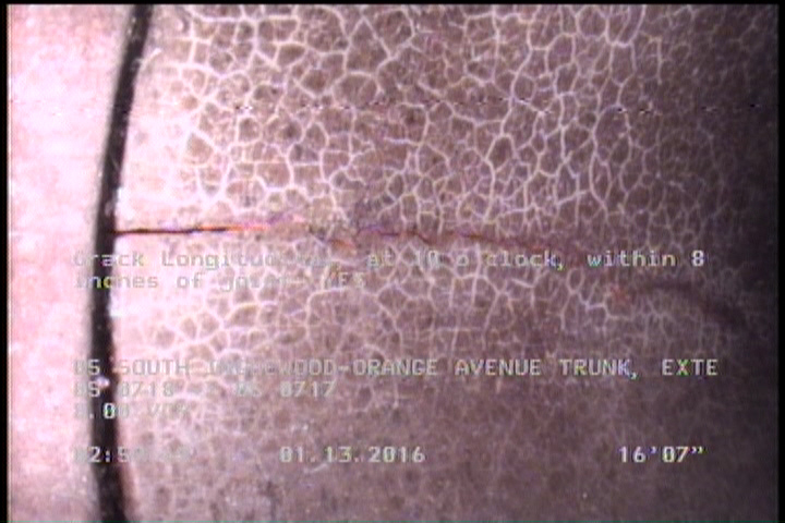 Crack Longitudinal, at 10 o'clock, within 8 inches of joint: YES