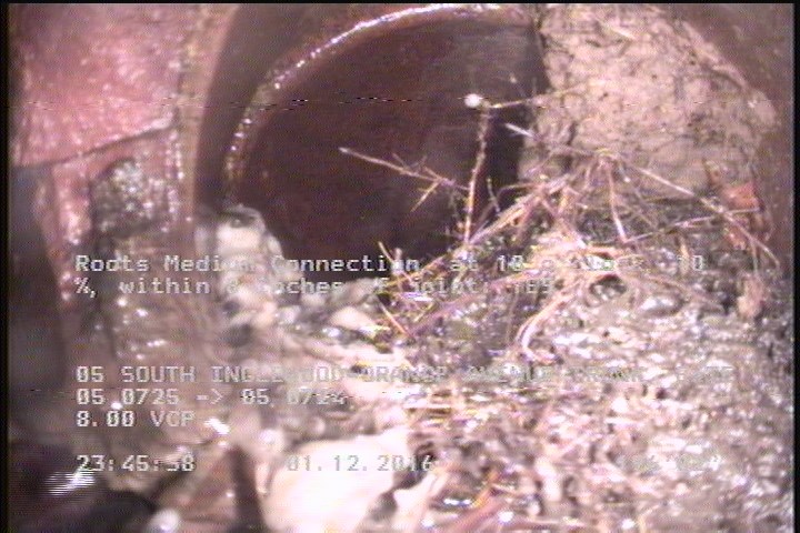 Roots Medium Connection, at 10 o'clock, 10 %, within 8 inches of joint: YES