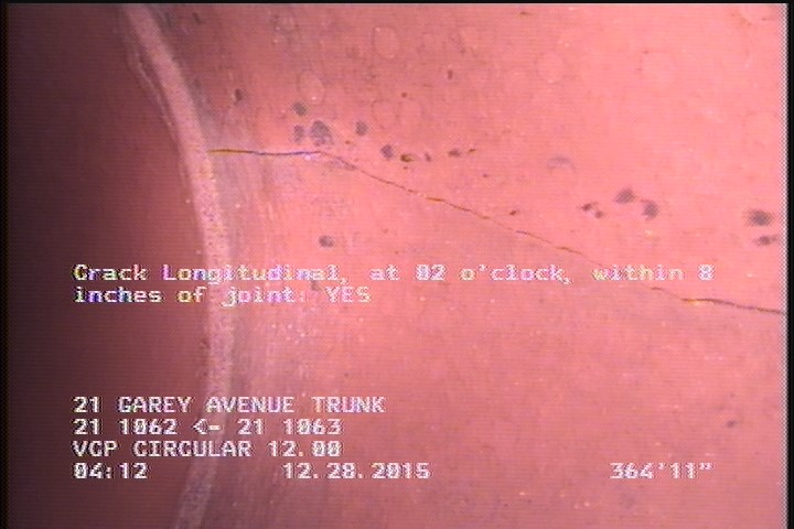 Crack Longitudinal, at 02 o'clock, within 8 inches of joint: YES