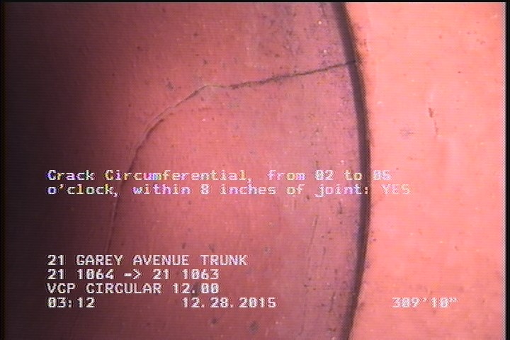 Crack Circumferential, from 02 to 05 o'clock, within 8 inches of joint: YES