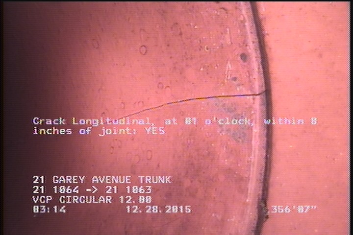 Crack Longitudinal, at 01 o'clock, within 8 inches of joint: YES