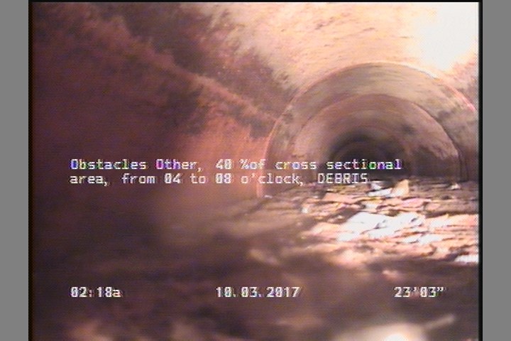Obstacles Other, 40 %of cross sectional area, from 04 to 08 o'clock - DEBRIS