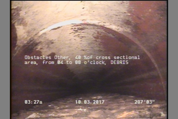 Obstacles Other, 40 %of cross sectional area, from 04 to 08 o'clock - DEBRIS