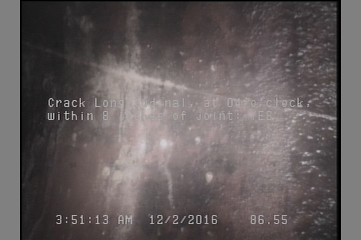 Crack Longitudinal, at 04 o'clock, within 8 inches of joint: YES