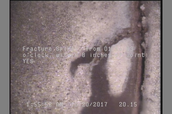 Fracture Spiral, from 01 to 03 o'clock, within 8 inches of joint: YES