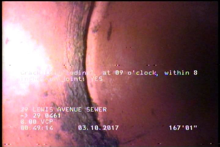 Crack Longitudinal, at 09 o'clock, within 8 inches of joint: YES