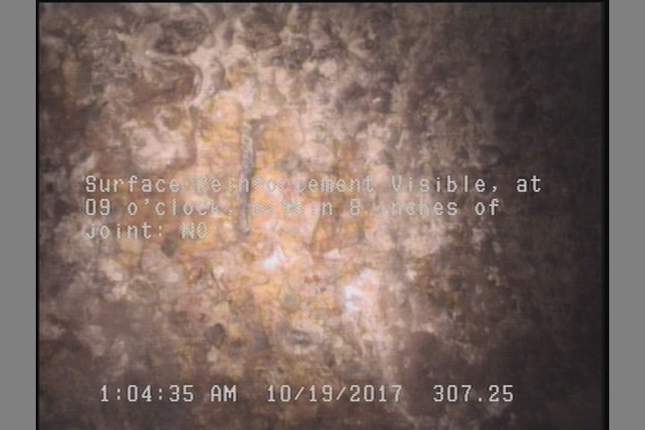 Surface Reinforcement Visible, at 09 o'clock, within 8 inches of joint: NO