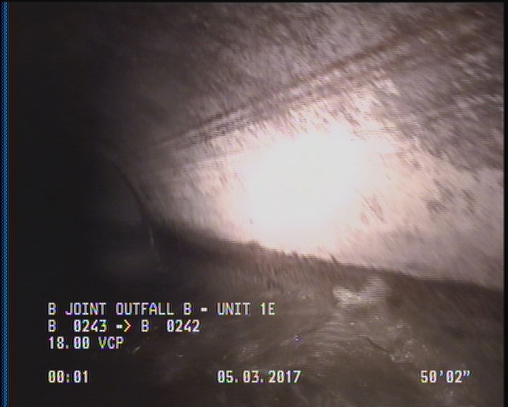 Deposits Attached Grease, 5 %of cross sectional area, from 04 to 08 o'clock, , within 8 inches of joint: YES, Start