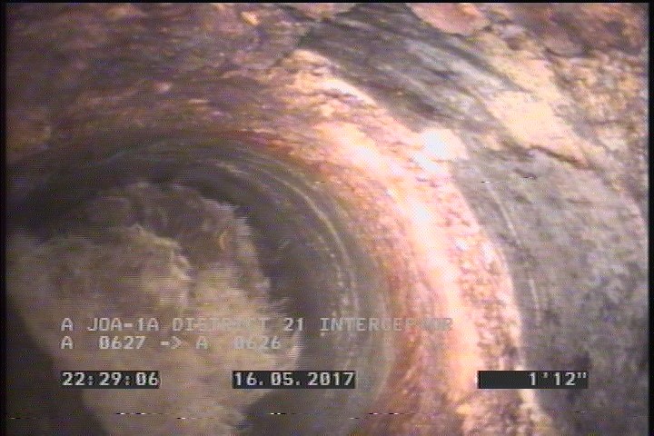 Surface Reinforcement Visible, from 08 to 04 o'clock, within 8 inches of joint: YES