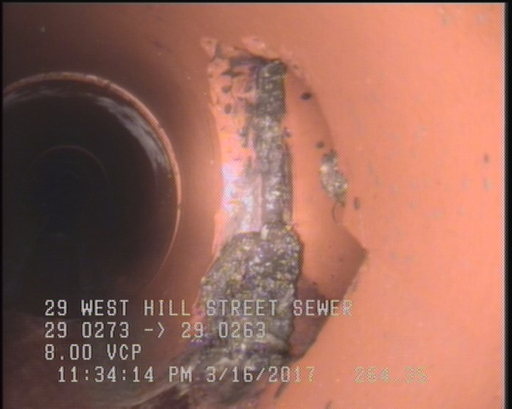 Tap Break-In, at 03 o'clock, -, within 8 inches of joint: NO, 6"