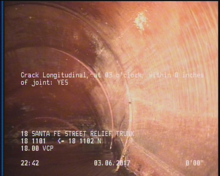 Crack Longitudinal, at 03 o'clock, within 8 inches of joint: YES