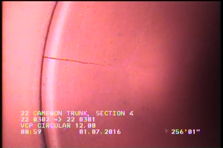 Crack Circumferential, from 08 to 02 o'clock, within 8 inches of joint: YES