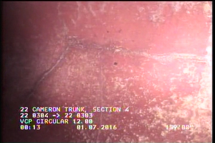Crack Circumferential, from 03 to 05 o'clock, within 8 inches of joint: YES