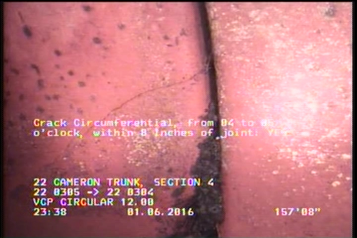 Crack Circumferential, from 04 to 06 o'clock, within 8 inches of joint: YES