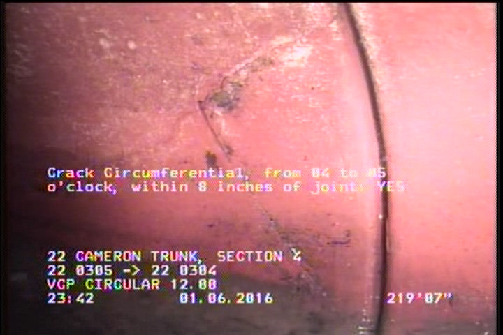 Crack Circumferential, from 04 to 05 o'clock, within 8 inches of joint: YES