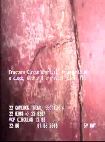 Fracture Circumferential, from 02 to 05 o'clock, within 8 inches of joint: YES