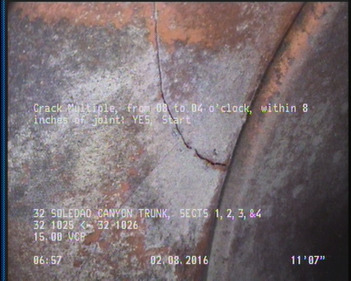 Crack Multiple, from 08 to 04 o'clock, within 8 inches of joint: YES, Start - SPORADICALLY