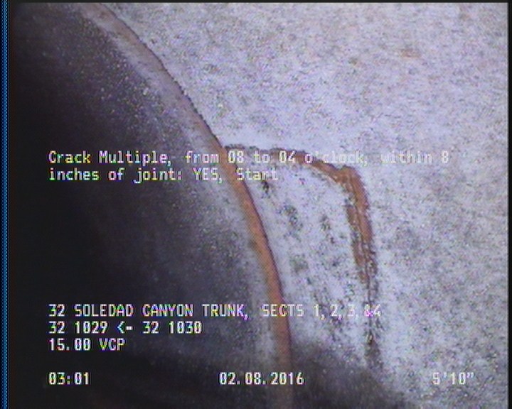 Crack Multiple, from 08 to 04 o'clock, within 8 inches of joint: YES, Start - SPORADICALLY
