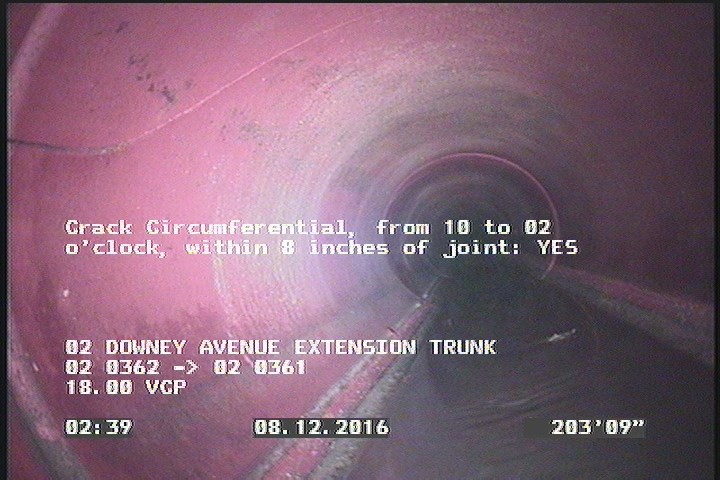 Crack Circumferential, from 10 to 02 o'clock, within 8 inches of joint: YES