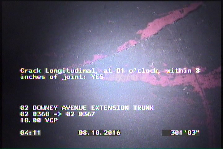Crack Longitudinal, at 01 o'clock, within 8 inches of joint: YES