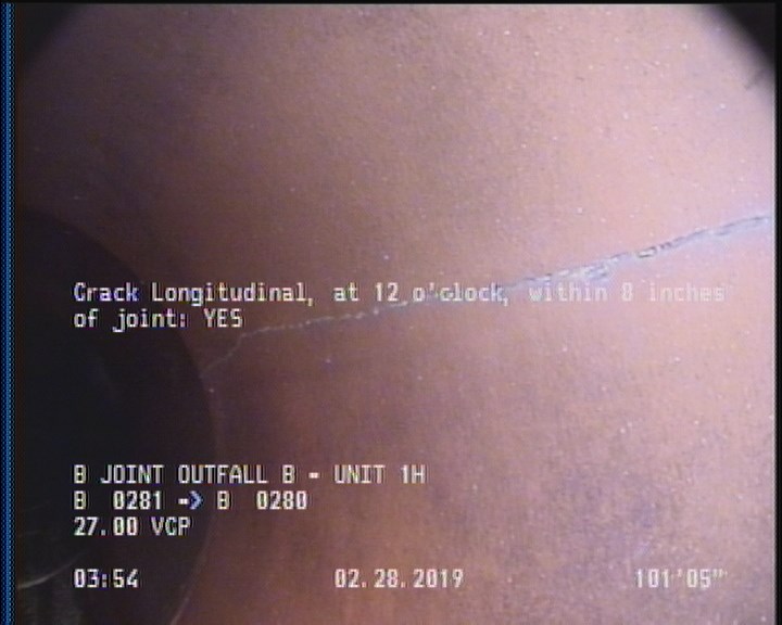 Crack Longitudinal, at 12 o'clock, within 8 inches of joint: YES