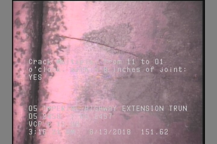 Crack Multiple, from 11 to 01 o'clock, within 8 inches of joint: YES