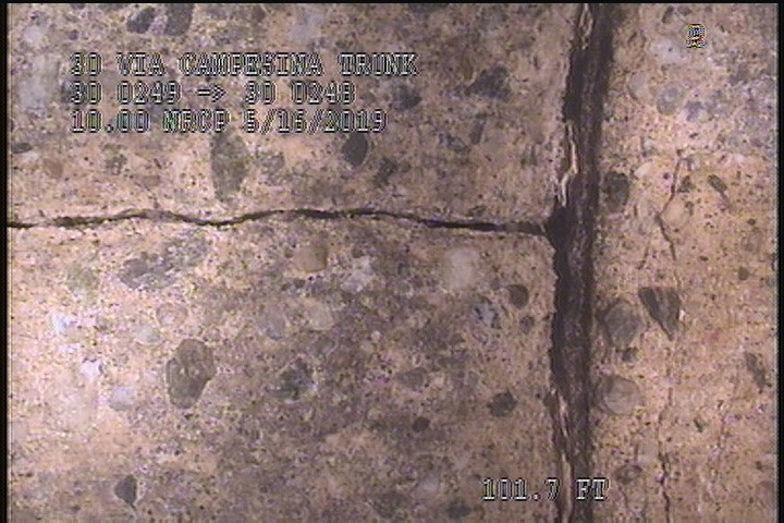 Crack Longitudinal, at 12 o'clock, within 8 inches of joint: YES