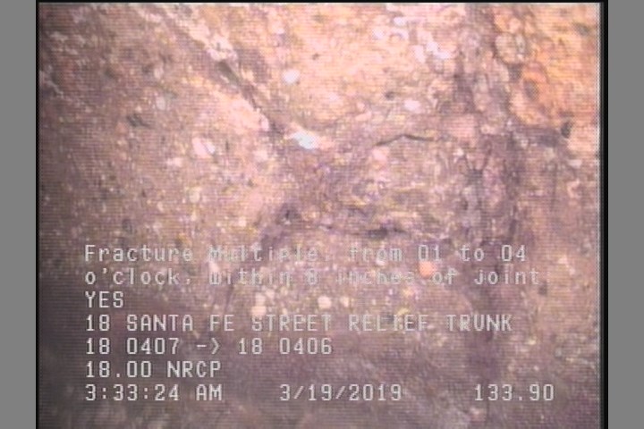 Fracture Multiple, from 01 to 04 o'clock, within 8 inches of joint: YES