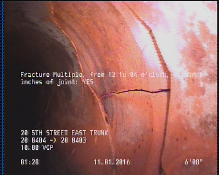 Fracture Multiple, from 12 to 04 o'clock, within 8 inches of joint: YES