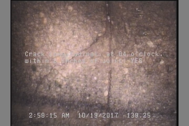 Crack Longitudinal, at 04 o'clock, within 8 inches of joint: YES