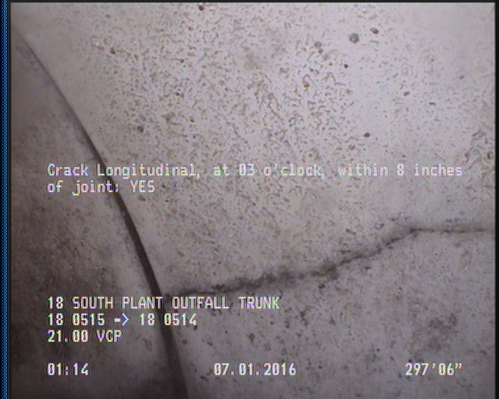 Crack Longitudinal, at 03 o'clock, within 8 inches of joint: YES