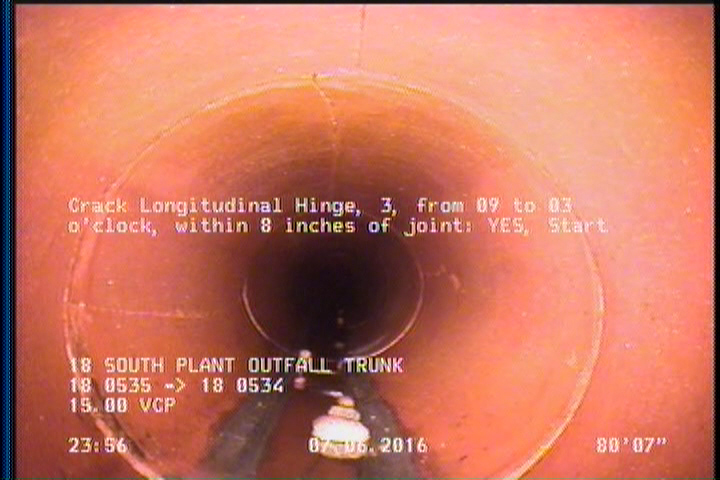 Crack Longitudinal Hinge, 3, from 09 to 03 o'clock, within 8 inches of joint: YES, Start