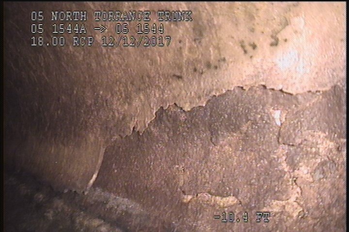 Surface Spalling, from 08 to 04 o'clock, within 8 inches of joint: YES, Start - BLISTERUNG PEELING CONCRETE