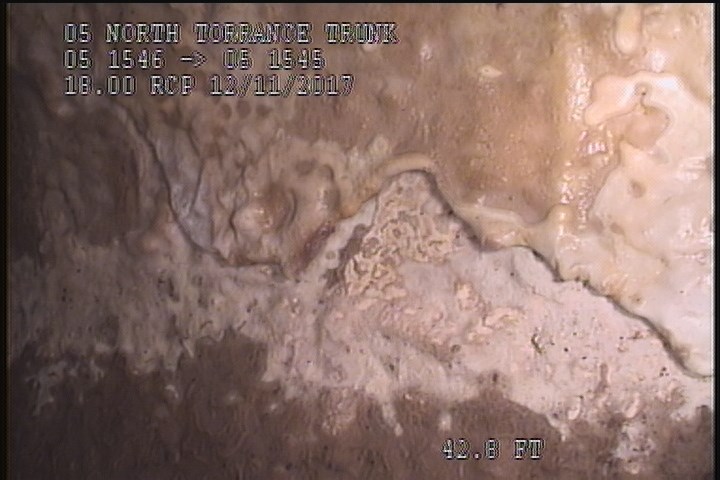 Surface Spalling, from 08 to 04 o'clock, within 8 inches of joint: YES, Start - BLISTERING PEELING CONCRETE UNDER MAG COAT