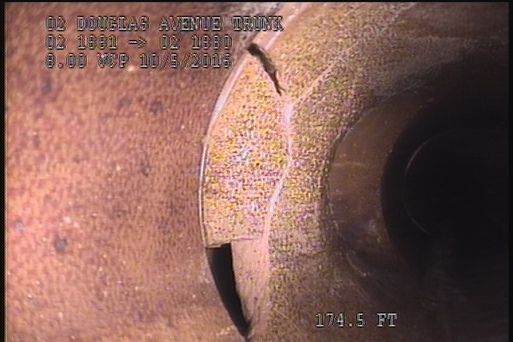 Broken Void Visible, from 08 to 10 o'clock, within 8 inches of joint: YES