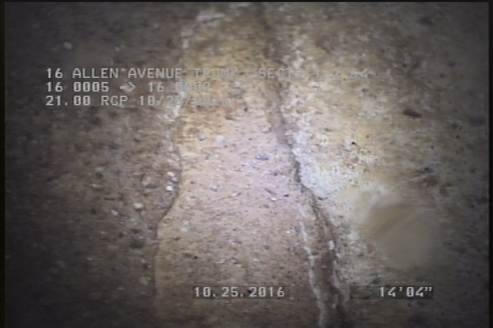 Surface Spalling, from 11 to 01 o'clock, within 8 inches of joint: YES - PEELIN CONCRETE