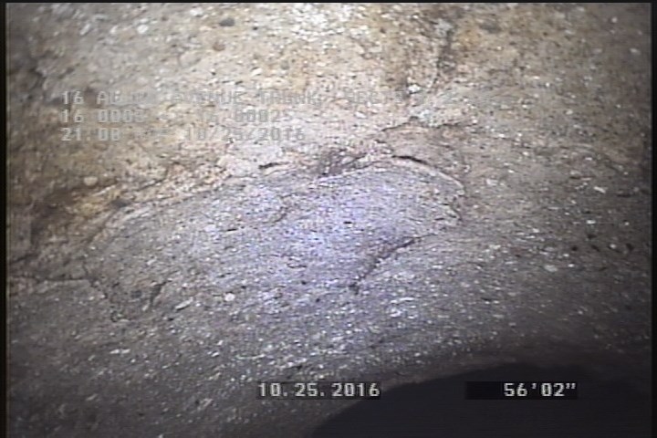Surface Spalling, from 10 to 02 o'clock, within 8 inches of joint: YES - PEELING CONCRETE