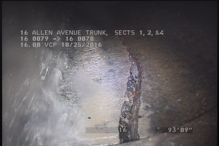 Broken, at 04 o'clock, within 8 inches of joint: YES, Start - SEVERE FRACTURE-POSSIBLE SOIL VISIBLE