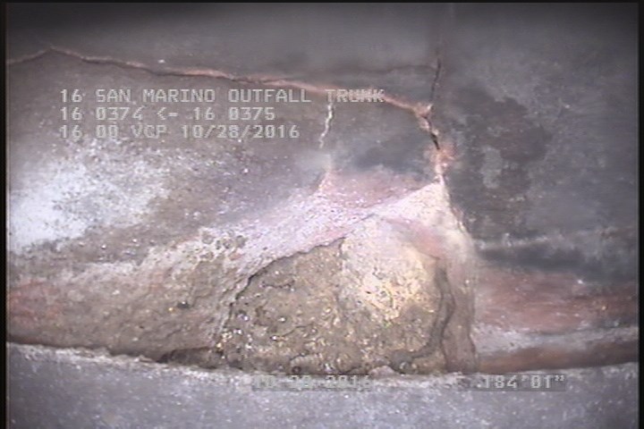 Hole Soil Visible, at 12 o'clock, within 8 inches of joint: YES - 1" X1"