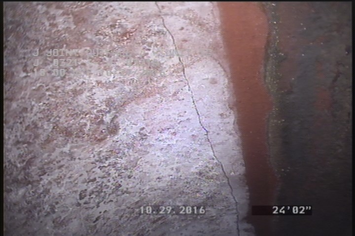 Fracture Spiral, from 07 to 10 o'clock, within 8 inches of joint: YES, Start - SLIGHT