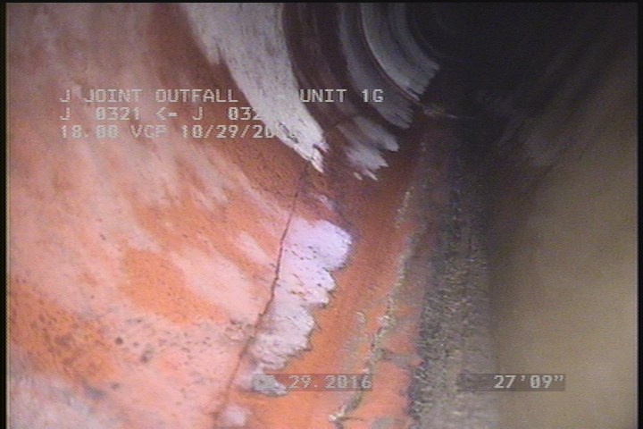 Fracture Spiral, from 02 to 05 o'clock, within 8 inches of joint: YES, Start - SLIGHT