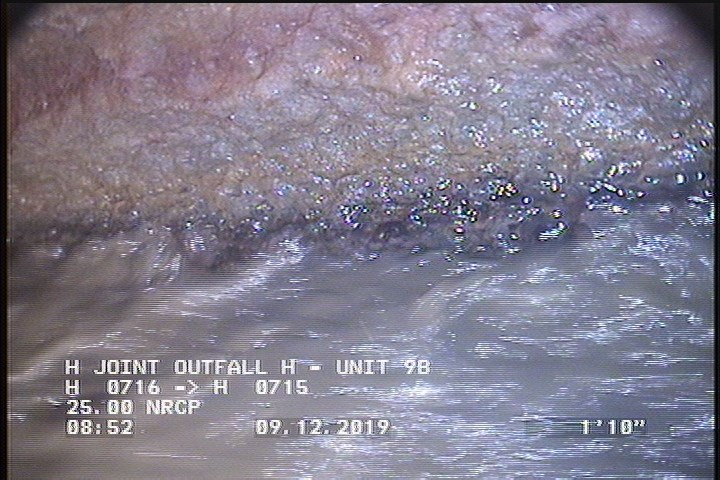 Deposits Attached Grease, 5 %of cross sectional area, from 05 to 07 o'clock, , within 8 inches of joint: YES, Start