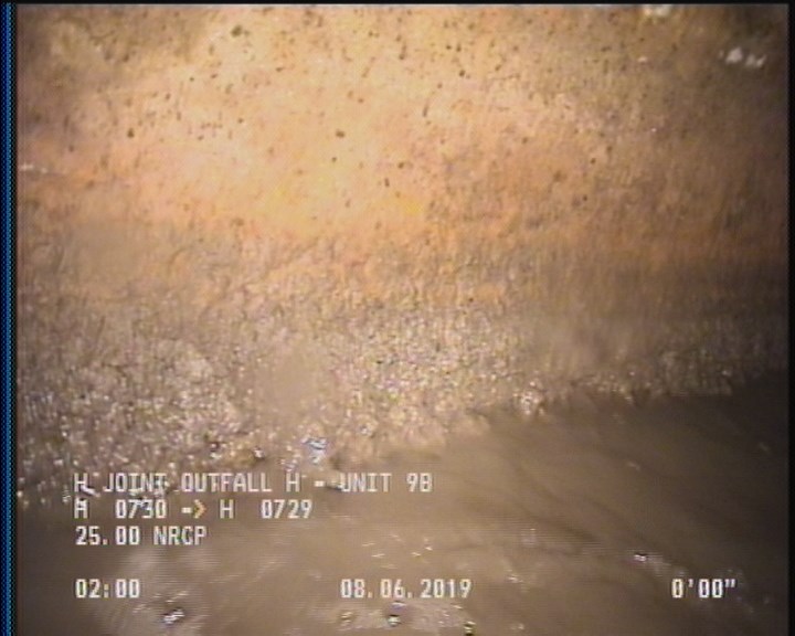 Deposits Attached Grease, 5 %of cross sectional area, from 04 to 08 o'clock, , within 8 inches of joint: YES, Start