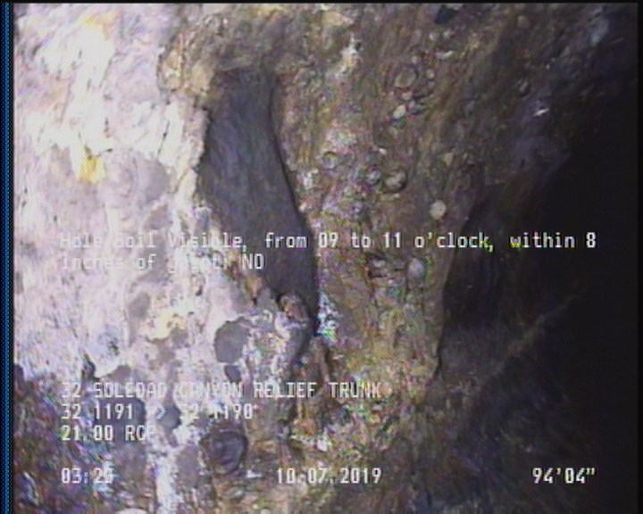 Hole Soil Visible, from 09 to 11 o'clock, within 8 inches of joint: NO