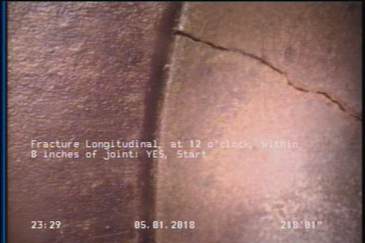 Fracture Longitudinal, at 12 o'clock, within 8 inches of joint: YES, Start