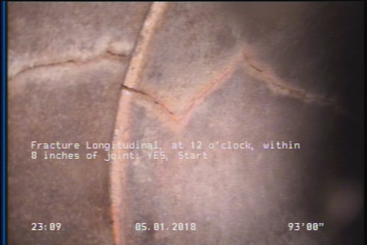 Fracture Longitudinal, at 12 o'clock, within 8 inches of joint: YES, Start