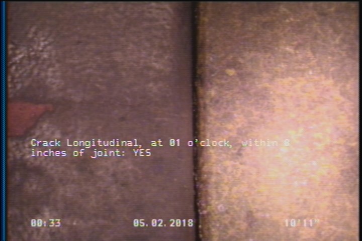 Crack Longitudinal, at 01 o'clock, within 8 inches of joint: YES