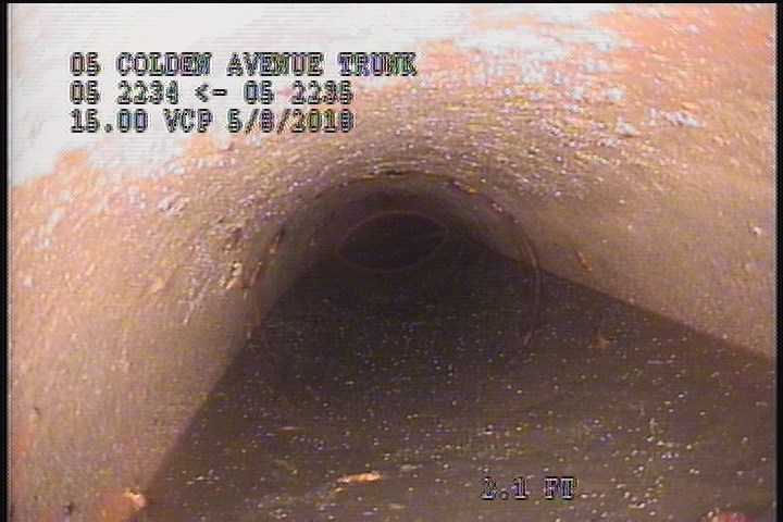 Surface Spalling, from 08 to 04 o'clock, within 8 inches of joint: YES